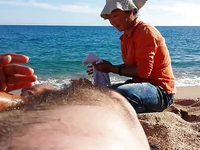 Nördig skolflicka med glasögon knullar hängde vän i klassrummet xxl porr