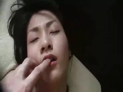 Dashing blondin MILF kvävs på free porr video en kuk innan den slås hårt