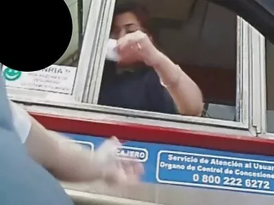 Rumpan är tillräckligt bred för att ta emot free porr video hård kuk inuti