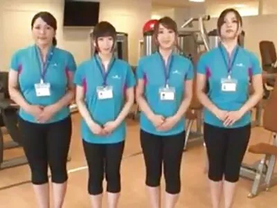 Brunett milf hottie blir slagen red tube porr av hennes personliga tränare