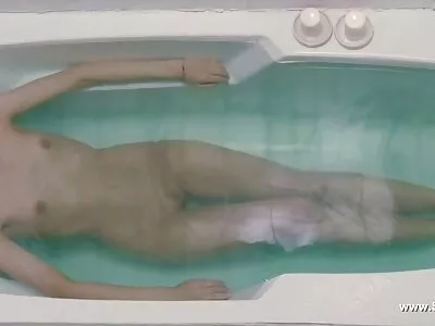 Rödhårig MILF kopplar av med ung älskare xnnx porr i mörkt sovrum