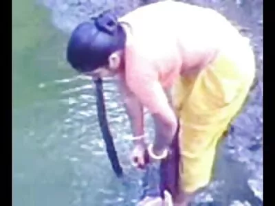 Vackra Natalie Monroe är en stor älskare svenska porn av passionerad kukridning