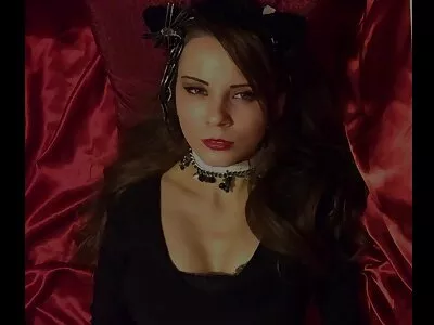 Blind date slutar för bystig gudinna med hårt sex på toaletten porrfree