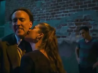 Blondin med episka bröst förbättrar medarbetarnas prestanda gratis porrvideo