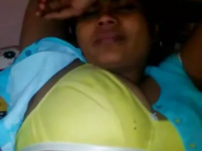 Naturligt utseende asiatisk babe försöker tillfredsställa denna vita kille hamster free porr