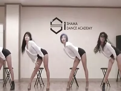 Bystig rödhårig mamma blir knullad av en välhängd gratis porrlejon tonårspojke