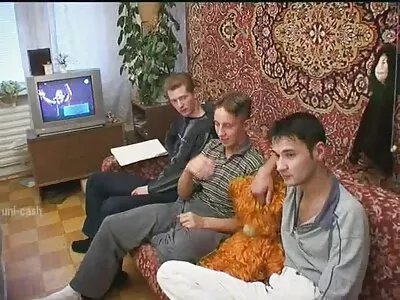 Latin student drog in i xnxx porr otäckt sex med två busty horor