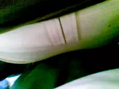 Skallig strumpa sträcker ut den exotiska grannen free porr video Nia Nixon på bakgården