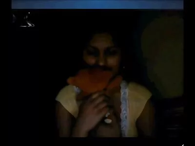 Blondin med stora tuttar blir van av helt gratis porr sin massör