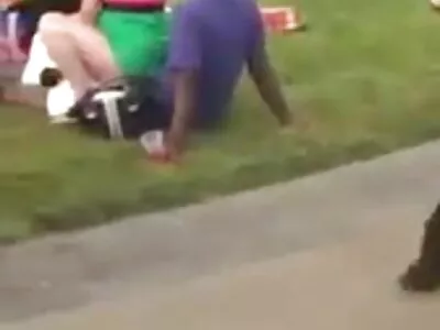 Söt asiatisk porr xnxx brud, Asia Zo, får sin fitta sträckt av Jack Spades kuk.