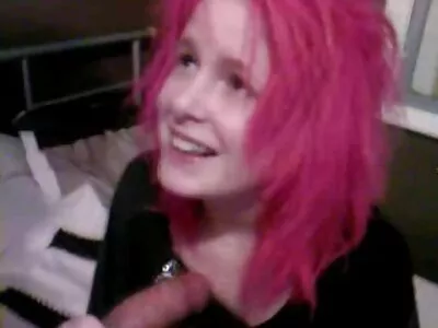 MILF faller för ung xnxx porr mans söta ord om pengar och har sex