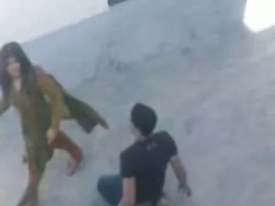 Det gratis tube porr unga och kåta paret behandlar varandra med oralsex