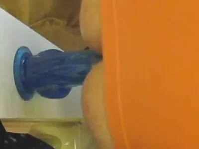 Smart Euro -blondin förför hyresvärd till att överträffa xxnx svenska rivalens erbjudande