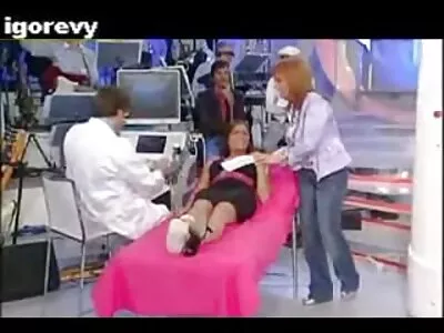 MILF försöker stor svart kuk i xnxx porr praktiken och stönar mottar den djupt