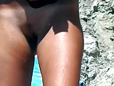 Man borrar rakad vagina gratis porrlejon av blond mogen med stora tuttar på soffan