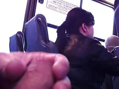 Asiatisk chef lockar ung gratis tube porr assistent till snabb knulla på kontoret