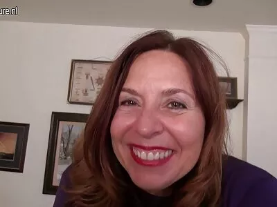 Asiatisk gratis porrtube puma med massiva bröst får stor axel i sidled