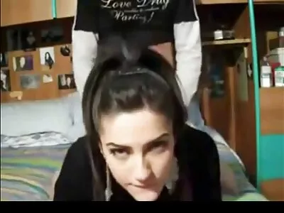 Härlig gratis långa sexfilmer tjej är bunden och knullad i röven av sin herre