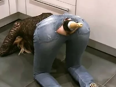 Blond hussy älskar att kvävas på sin långa sexfilmer free johnson