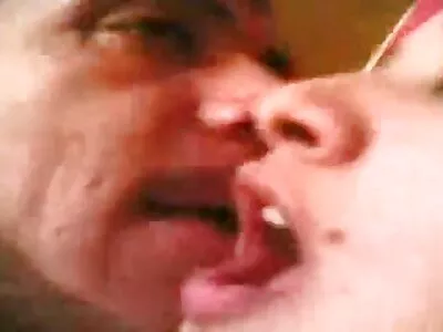 Mager blond snubbe blir analt härjad fri porr av sin man