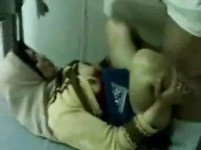 Blond skök är i hett och vill få amateur porr sin röv sodomiserad