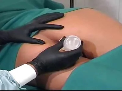 Wonk har fått asiat som älskare och försöker red tube porr tillfredsställa henne