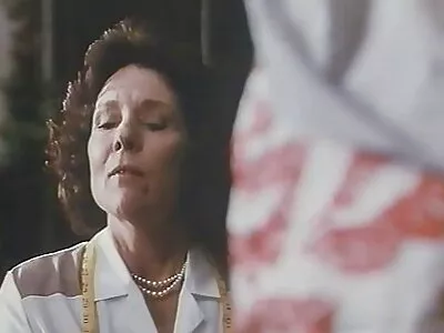 Kåt gratis porrlejon par har sex i ladan precis som i gamla dagar